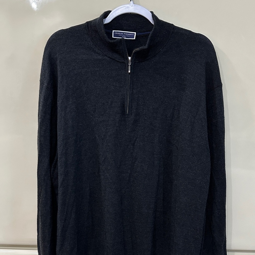 Charles Tyrwhitt Men's Zip-Up Sweater in Black